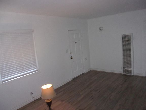 3rd image of 6256 S Acacia Ave
