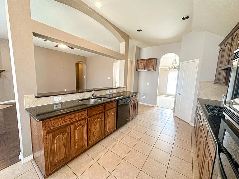 1715 Nestledown Dr — Photo 5