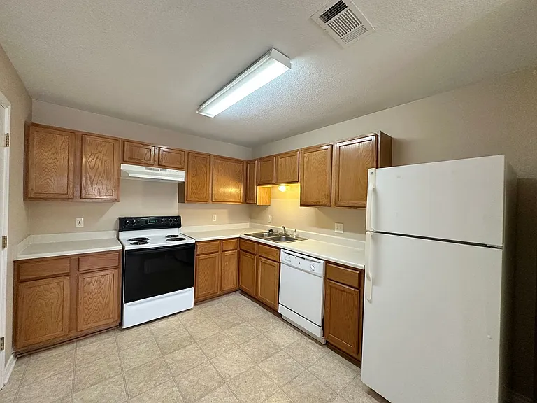202 Janelle Dr — Photo 8