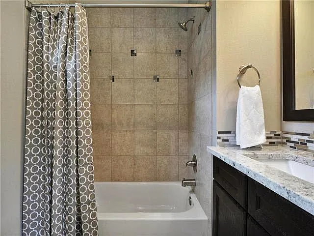 Upstairs guest bathroom
