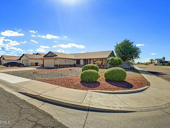 3rd image of 8043 W WINDROSE Drive