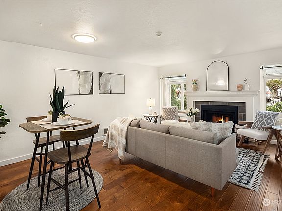 2nd image of 7406 W Lake Sammamish Parkway NE #1-104