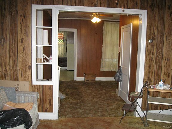323 E Weidman St LR to kitchen
