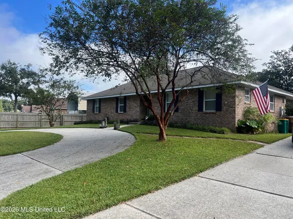 106 Shady Dr, Long Beach, MS 39560
