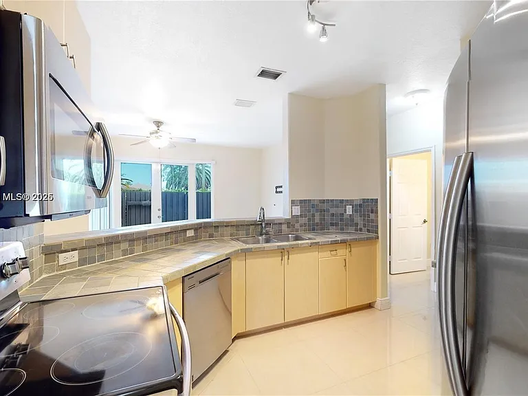 12281 SW 121st Ter — Photo 10