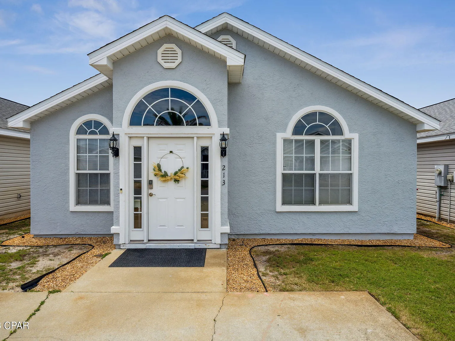 3 bed, 1190 sqft, $2,100 — Photo 1