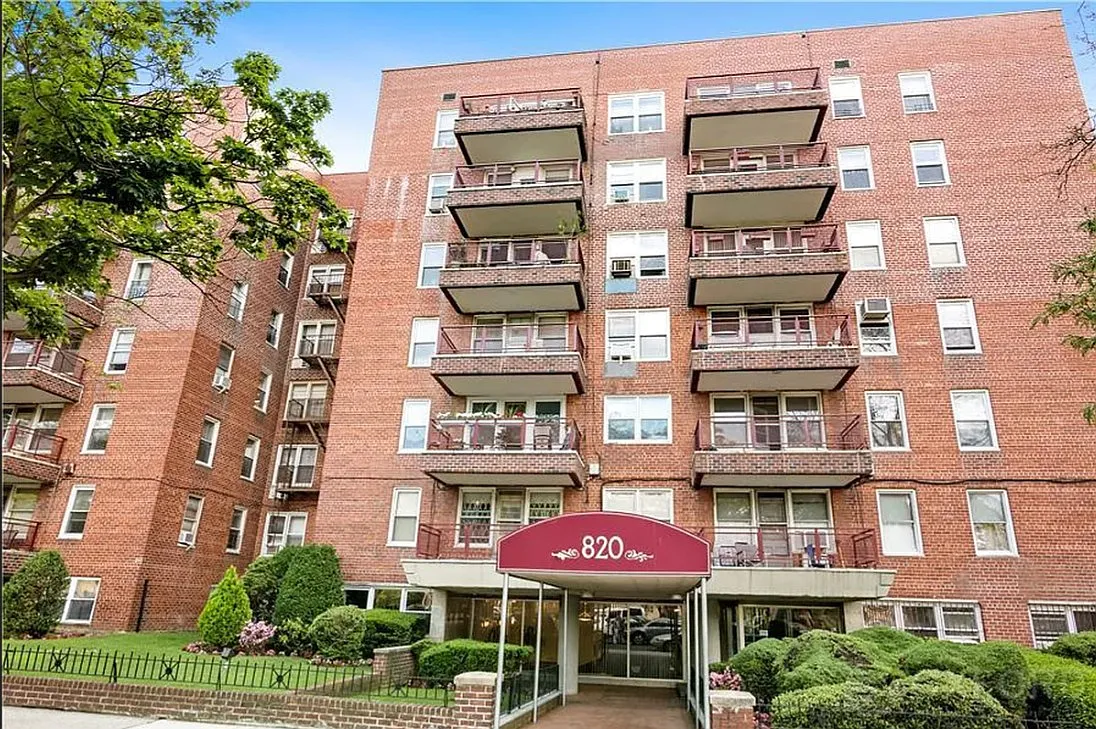 Photo 2 of 8 - 820 Ocean Pkwy #616 - Brooklyn, NY Building Photo - 820 Ocean Pkwy #616