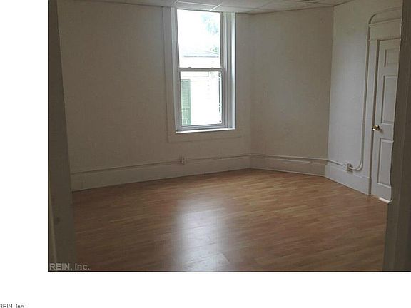 4th image of 530 W Washington St