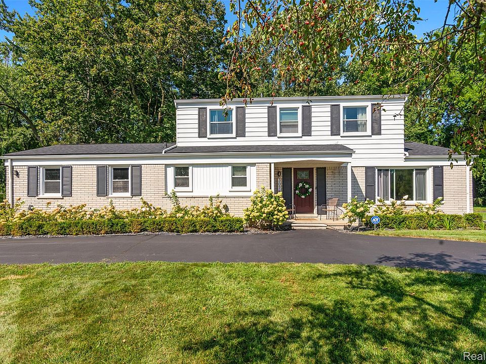 1st image of 30755 Woodstream Dr