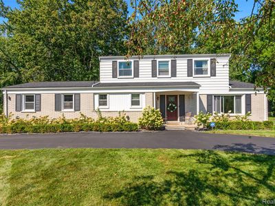 30755 Woodstream Dr, Farmington Hills, MI, 48334