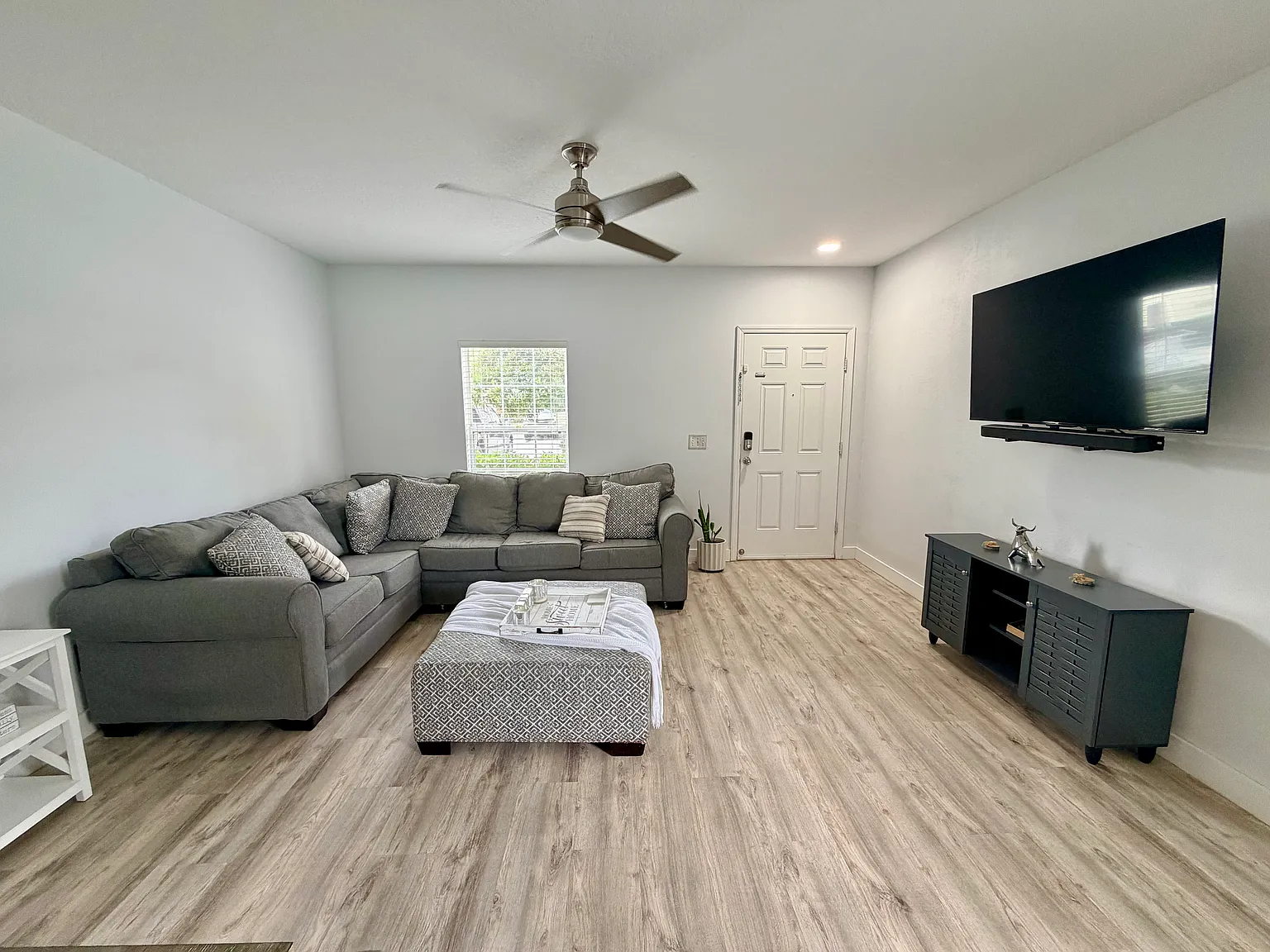 2 bed, 2.5 bath, 1240 sqft, $1,800 — Photo 3