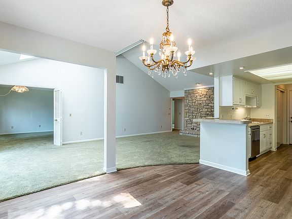 5th image of 5713 Bayside Dr