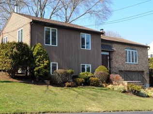 5 Winship Dr, Wakefield, MA 01880