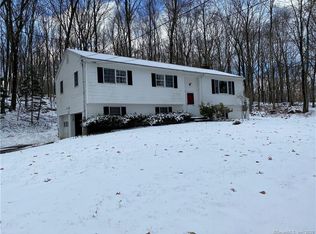 529 Cutlers Farm Rd, Monroe, CT 06468