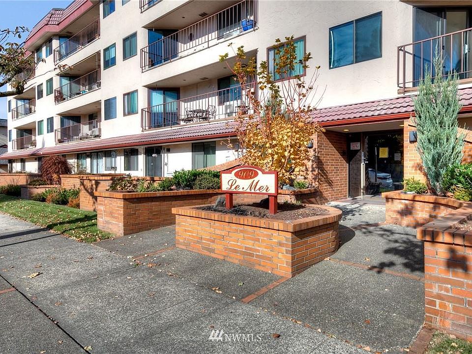 1st image of 909 N I St Unit 107