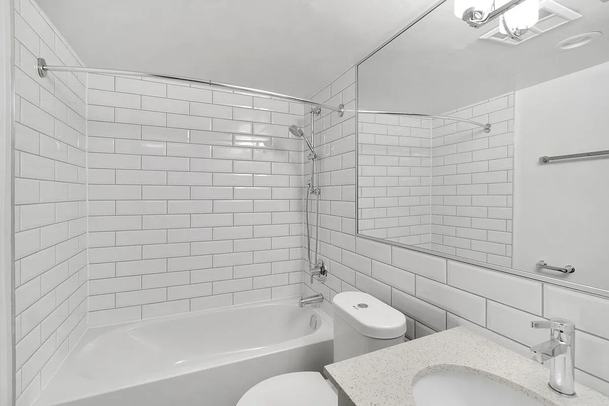 1160 Broughton Street — Photo 4
