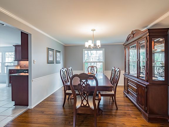 5th image of 7609 Anamosa Way