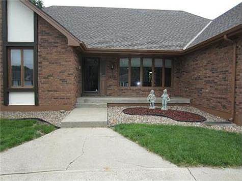 1st image of 1606 NE Debonair Dr