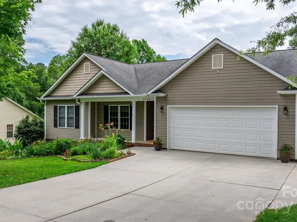 2255 Picnic Dr, Newton, NC 28658