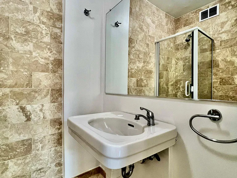2360 Pacific Ave #501 — Photo 16