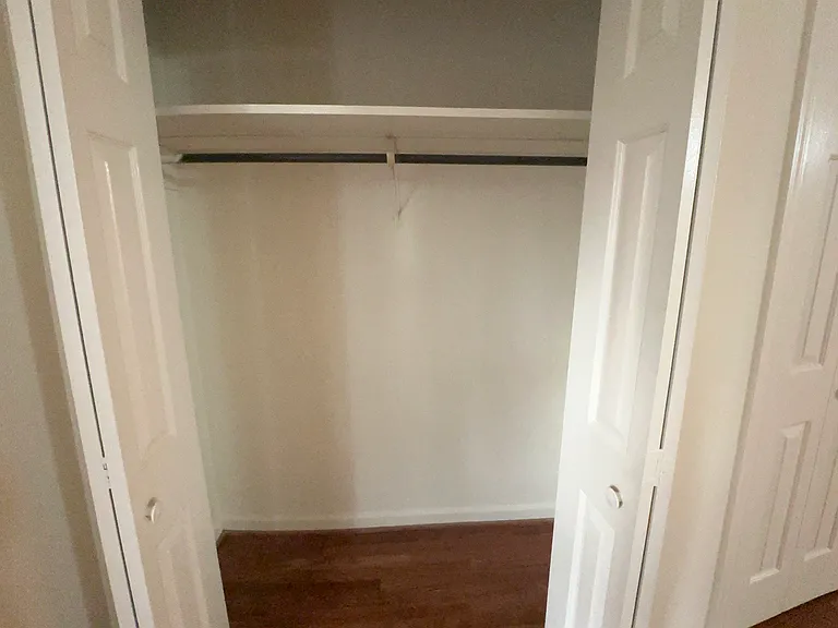 2905 Burch Ave #10 — Photo 32