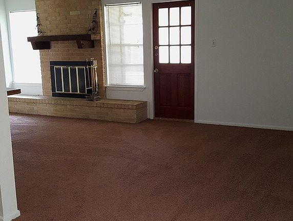 4th image of 9562 Valley Dale St