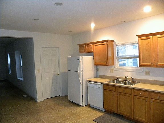 5th image of 1727 Elmwood Ave