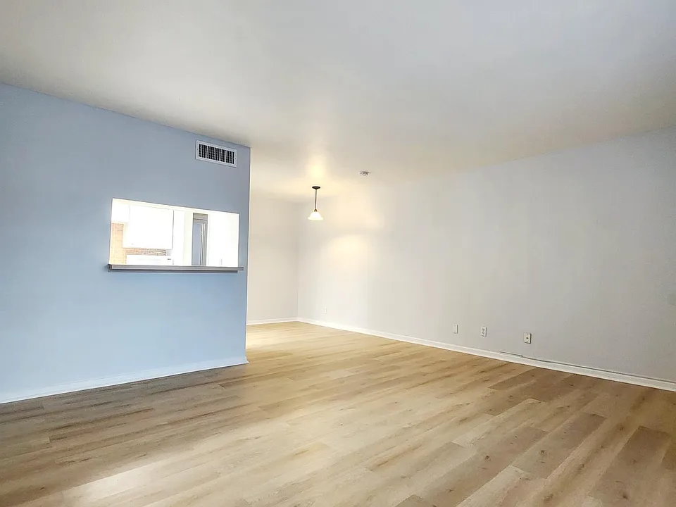 8401 N New Braunfels Ave #218