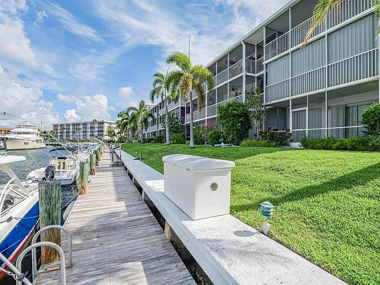 37 Yacht Club Dr #310 — Photo 40