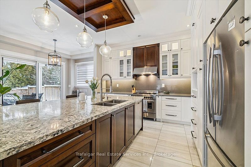 Burlington House for rent - 5 Bedrooms — photo 16