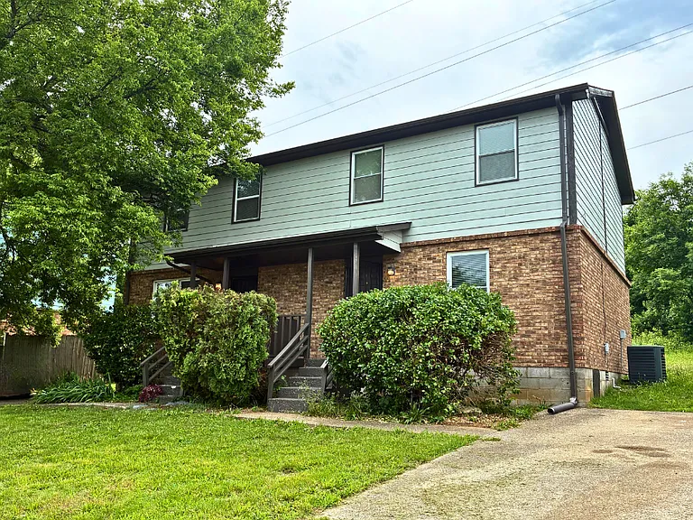 780 Garrison Dr — Photo 1