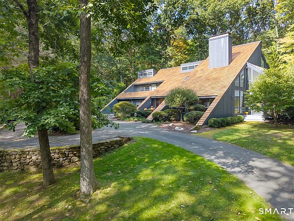 2nd image of 33 Rock Hill Road