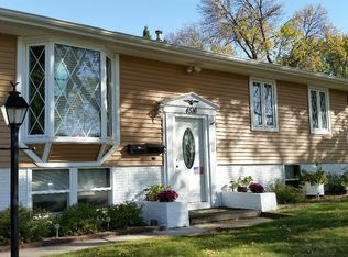 4516 Wenig Rd NE, Cedar Rapids, IA 52402