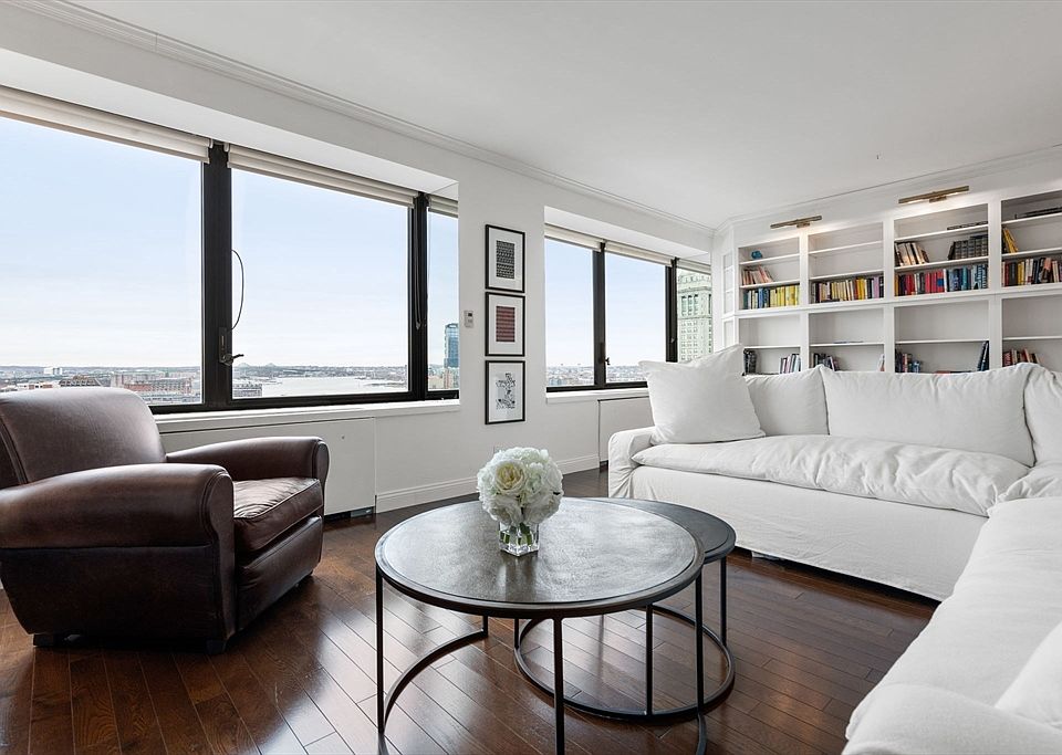 1st image of 85 E India Row APT 19H