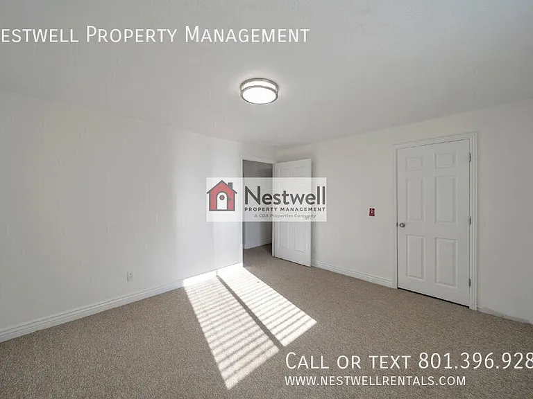 481 E Lana Ct — Photo 11
