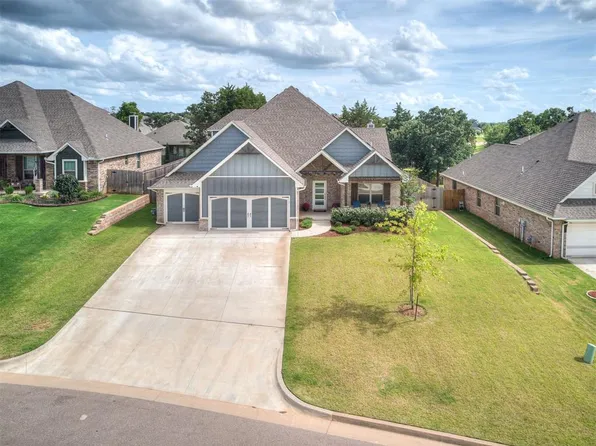 8708 Stark St, Edmond, OK 73007
