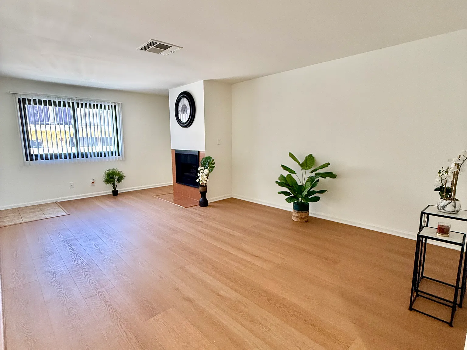 2 bed, 1200 sqft, $2,895 — Photo 2