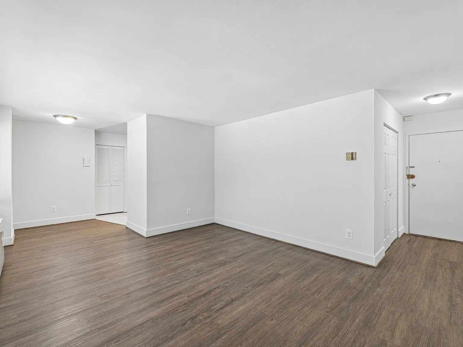 2620 16th Street Apartments — Photo 3