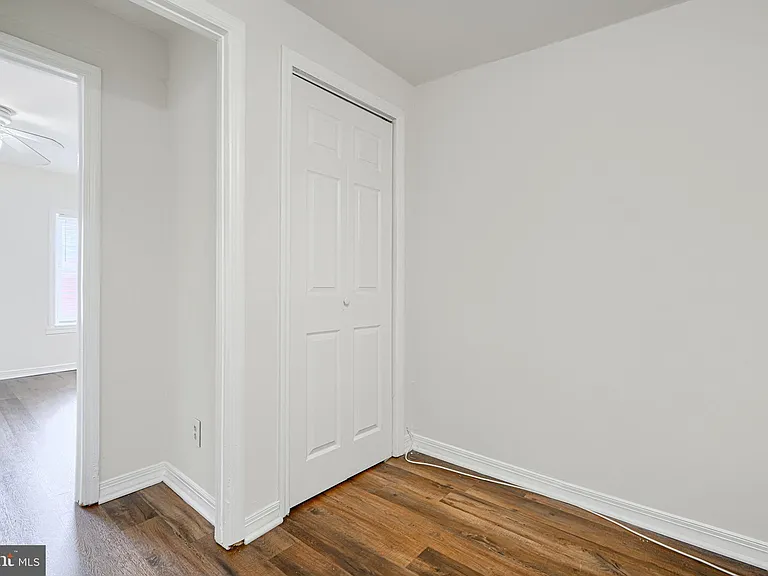1138 W Lombard St — Photo 15
