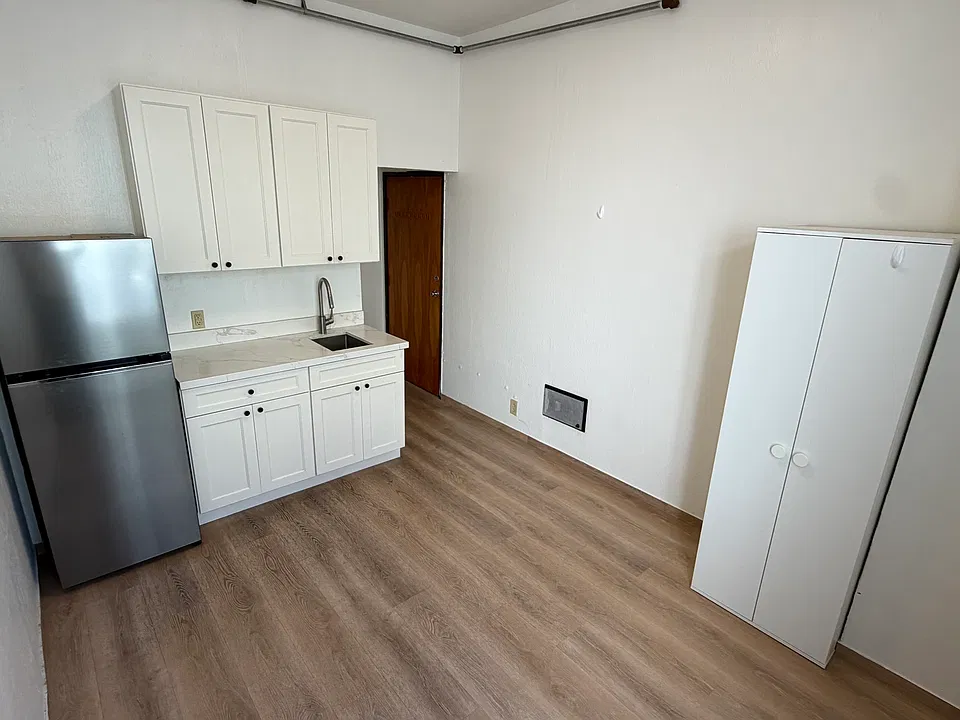 754 Broadway #6