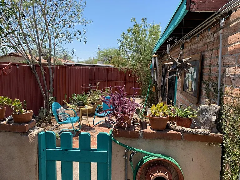 1150 E Winnie Pl — Photo 3