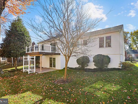 2nd image of 5090 Queens Wood Dr