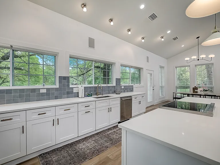 5511 N Dunlap Rd — Photo 49