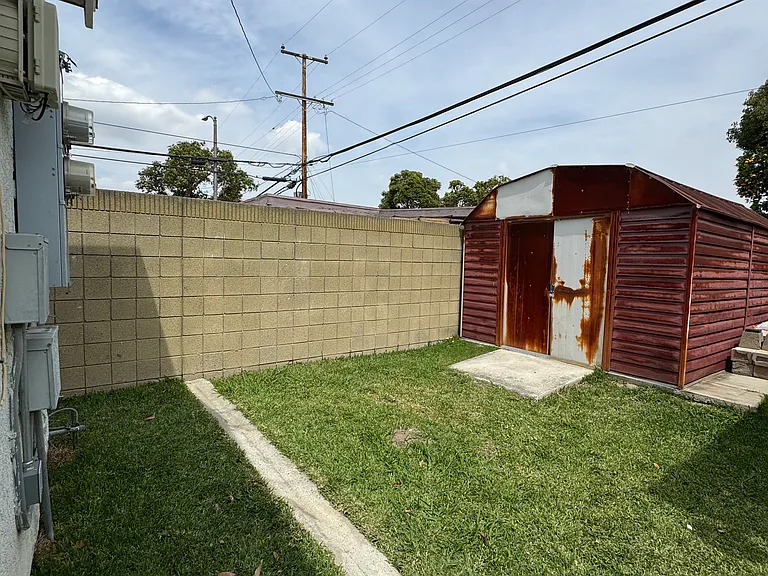 5886 Myrtle Ave — Photo 14