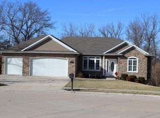 1724 Jesse James Ct, Boonville, MO 65233