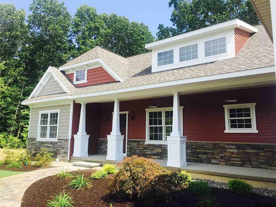 1st image of 10 Maple Forest Dr
