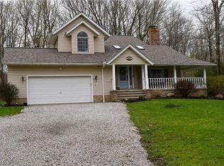 9877 High Country Dr, Chardon, OH 44024