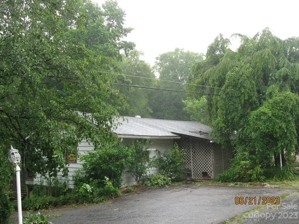 39 Forsythe St, Marion, NC 28752