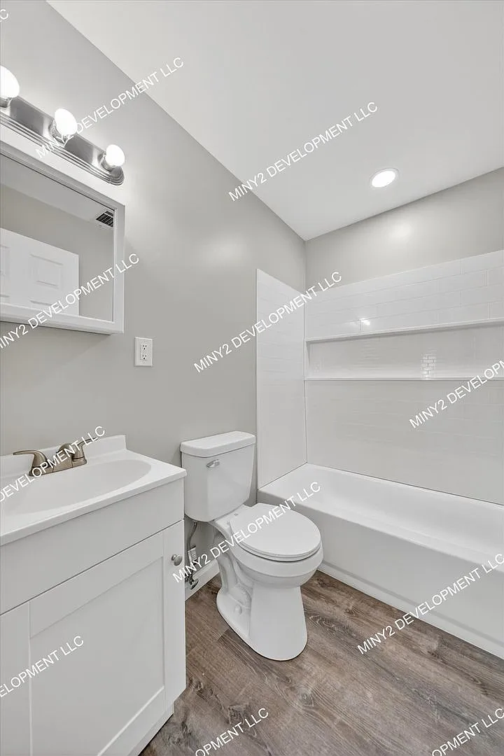 Fully Renovated 2-Bedroom Single-Level Home in Warren — Photo 4