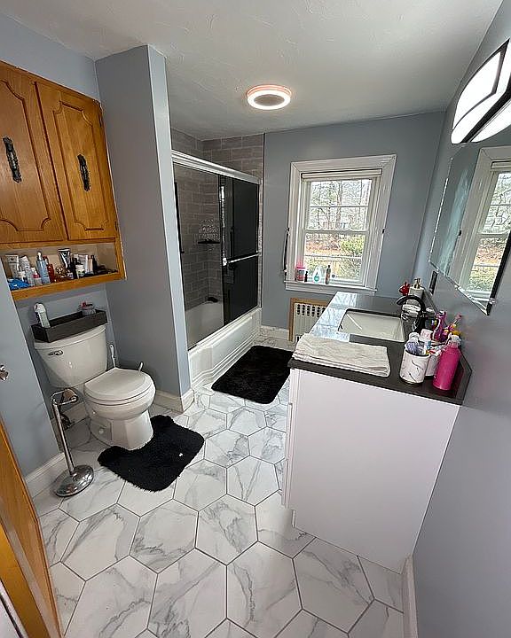 2nd image of 736 Temple St